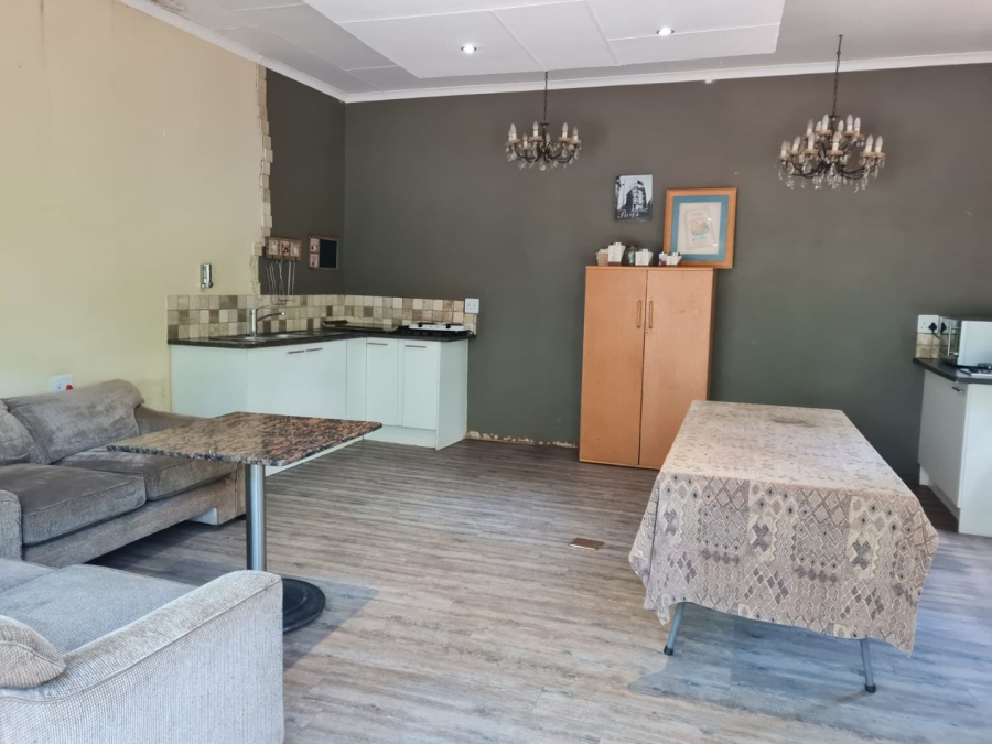 Commercial Property for Sale in Remhoogte AH North West